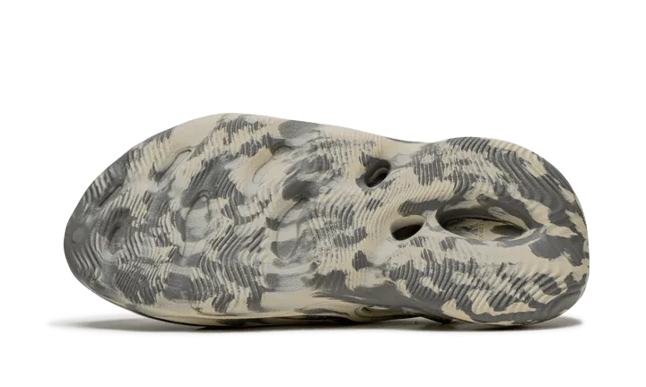 Adidas Yeezy Foam RNNR MXT Moon Gray