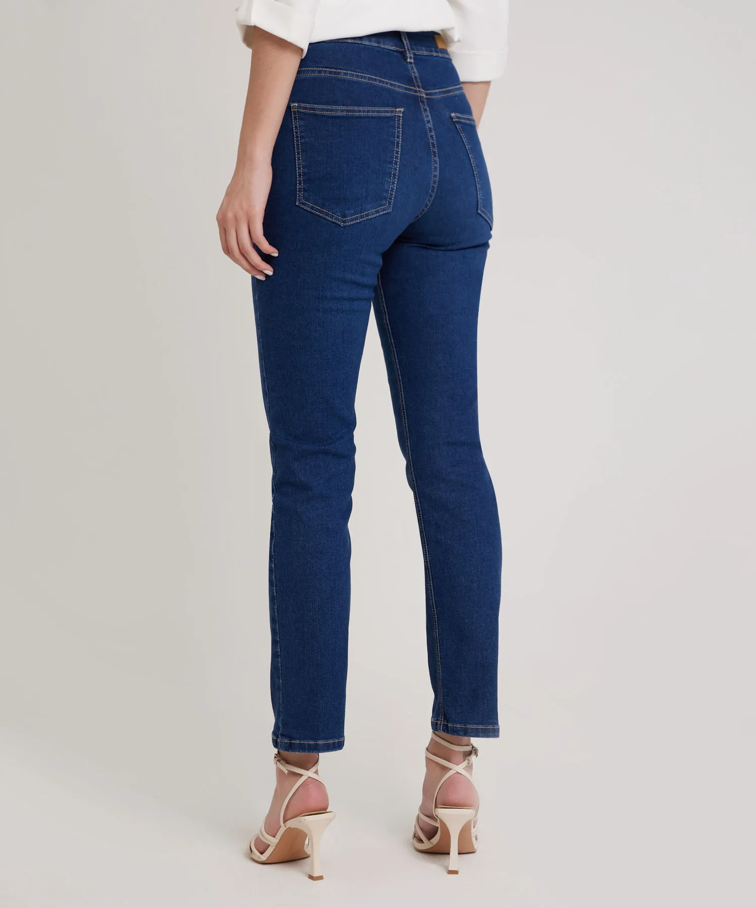 Jean Straight Tono Medio-